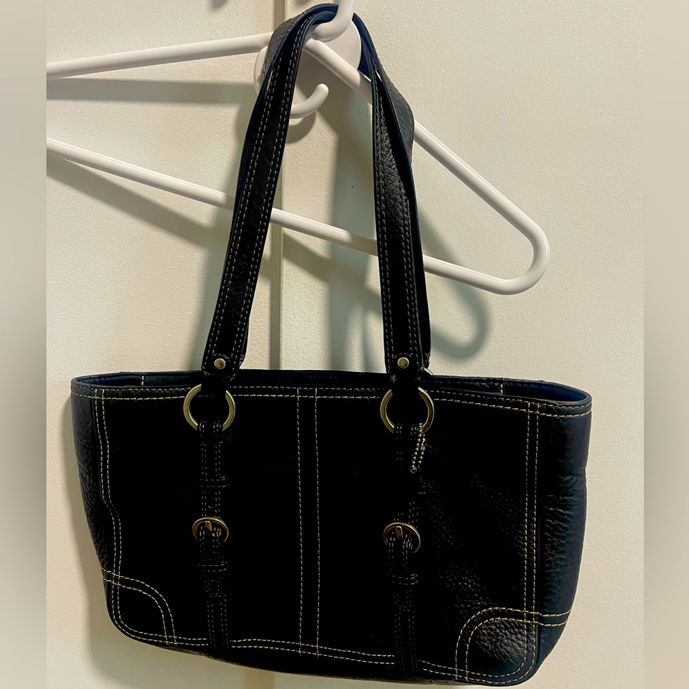 Authentic vintage coach chelsea handbag in black with silver hardware purse